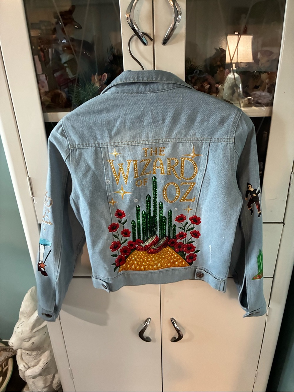 The Wizard of Oz Distressed jr sz M Light Blue Denim Jacket euc